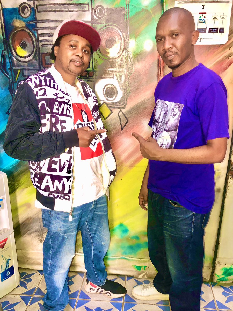 KuntanaKinte's tweet photo. We’ve got a true Genge OG in the building today in @jimwatgenge 🇰🇪🎤 

From defining the streets to setting the culture on fire, this one is for the true day-ones.

Hip Hop is in safe hands!!!

#KuntaOfficialBeats #BoomBap #HipHop https://t.co/WP0Fow4ceA