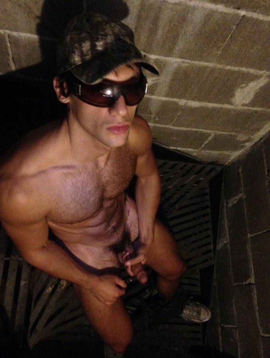 rodeostriptease's tweet photo. COME FIND ME https://t.co/96LVWskVZx