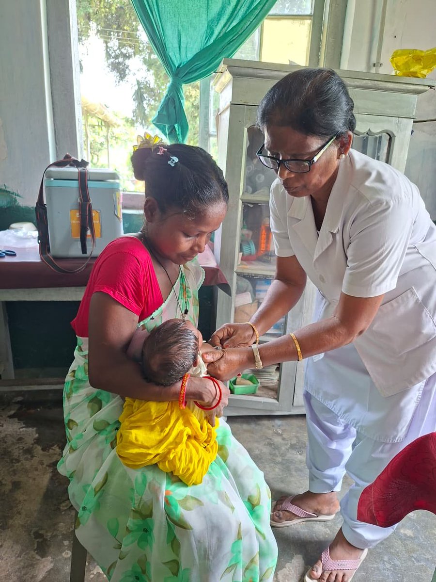 NHMSonitpur's tweet photo. Health education was provided to lactating women and children at Dibrudarang TE AAM,Dhekiajuli BPHC on the importance of immunization, proper nutrition,personal hygiene, vector-borne and water-borne diseases.

 @MoHFW_INDIA @TheAshokSinghal @nhm_assam @DCSonitpur https://t.co/SWj2NF8WRP