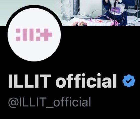 moachie_3's tweet photo. how do they always manage to match logos at the same times?? 👀 https://t.co/F6lyqIL3FN