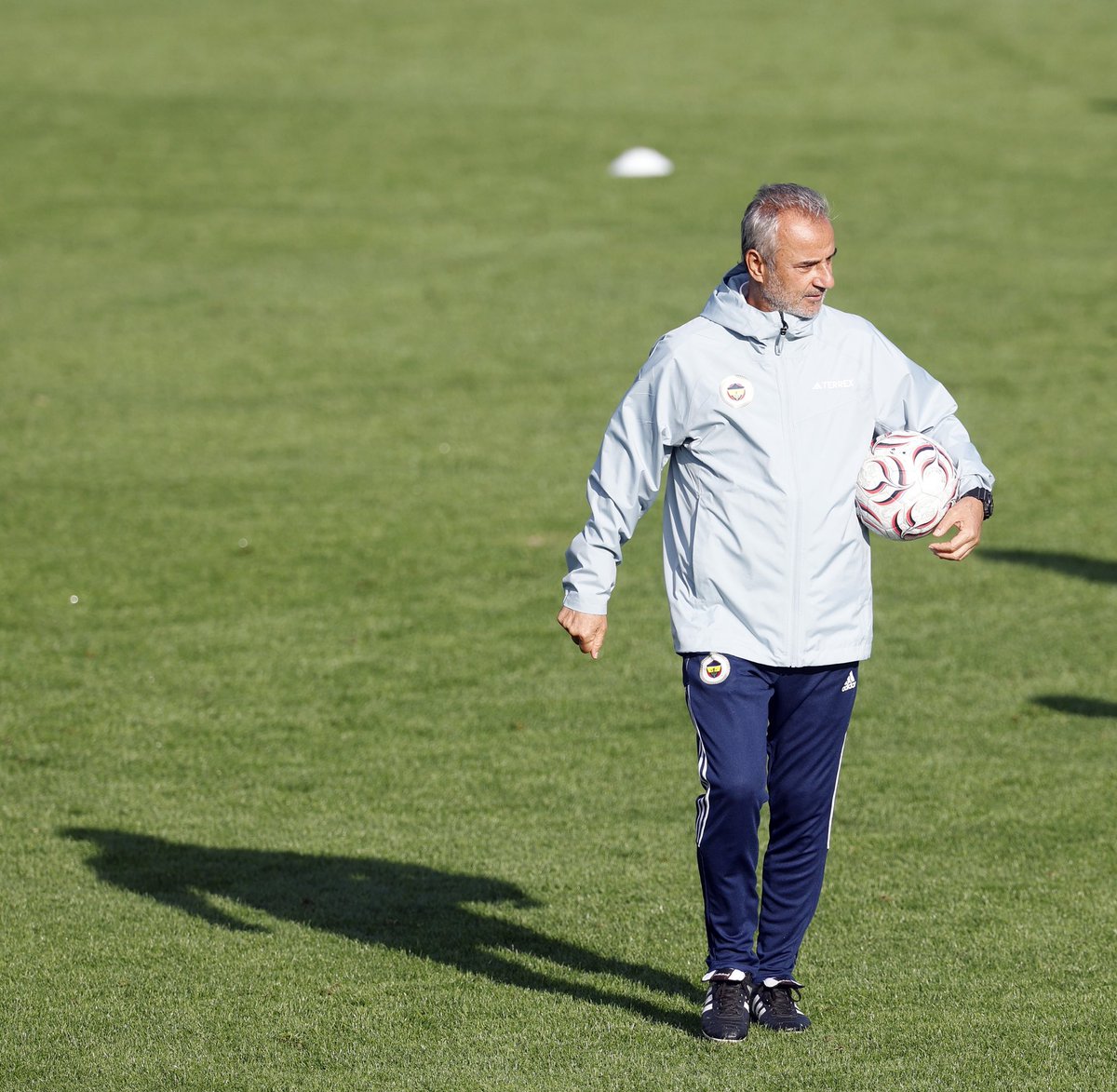 Fenerbahce's tweet photo. 📸 Günün antrenmanı. https://t.co/3kQNyddzNE