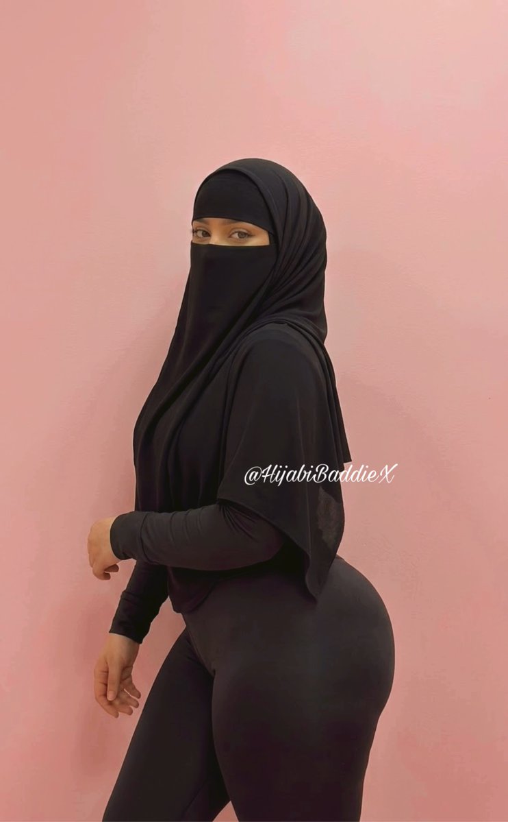 Hijabibaddiex's tweet photo. Simp for your Moroccan hijabi mommy https://t.co/7SCP29DNaf