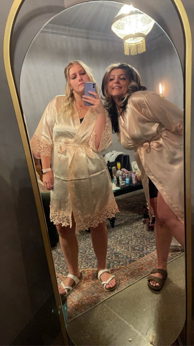 lexitheturtle's tweet photo. happiest of birthdays to the peoples queen and best gd burger chef in the midwest 😍 love u sm neato 🙂‍↕️ https://t.co/JdL9HvPRwE