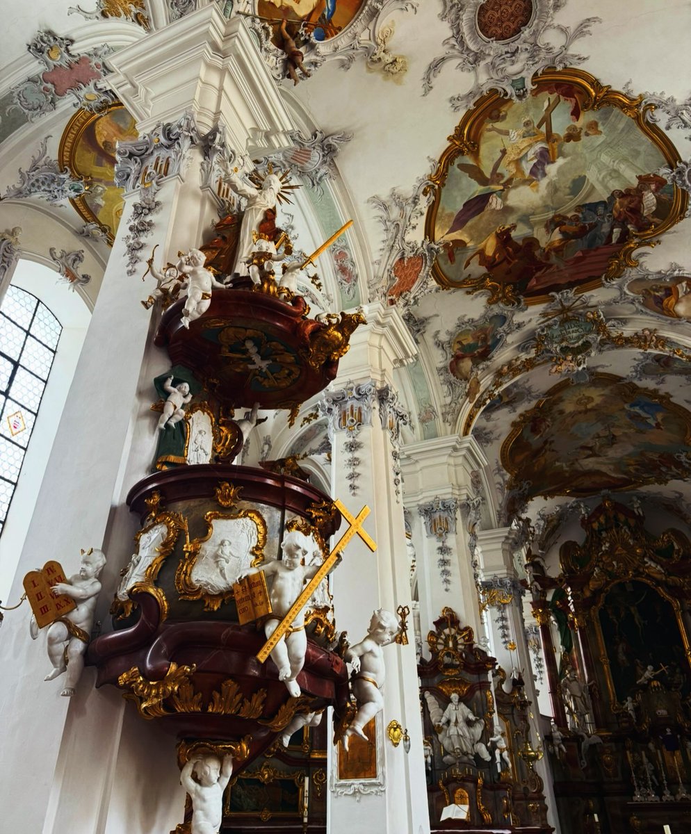 MarianaVelarde4's tweet photo. „I wonder how many lives, prayers, tears, and stories these church walls have silently witnessed over the centuries. ”.... #Church #BaroqueArchitecture #SacredArt #HistoricChurch #travelphotography https://t.co/mDwlH0tiof