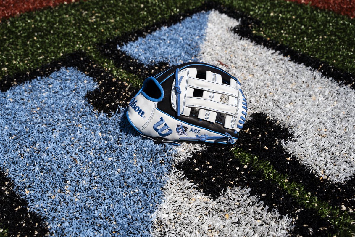 JHUBaseball's tweet photo. iced out 🧊

@wilsonballglove @DeMarini 
#GoHop https://t.co/9gHHV7Dpvl