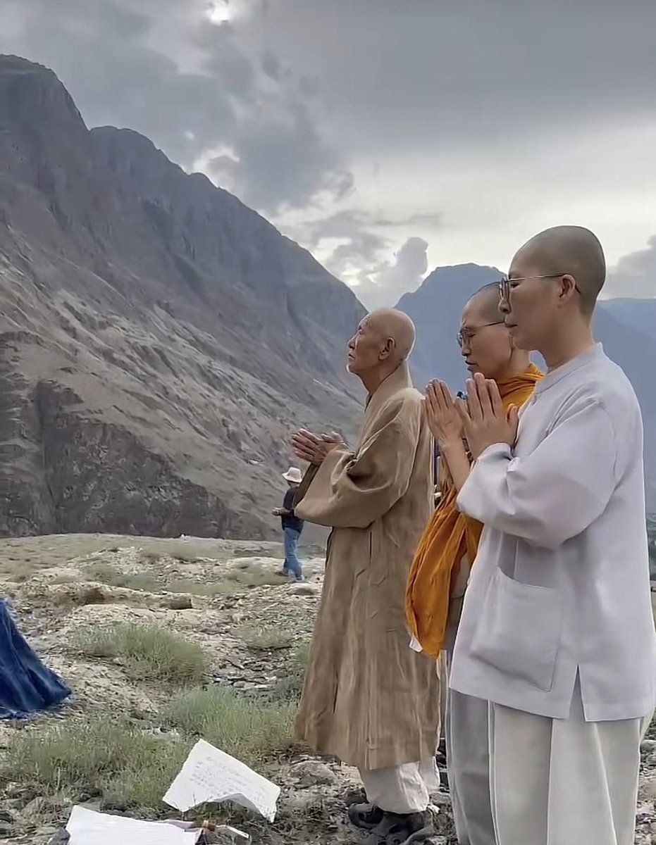 PakTravelGuide's tweet photo. Buddha religious Pilgrims visited Gilgit for their holy Ritual Prayers 🇵🇰 https://t.co/qYNS4myaB5