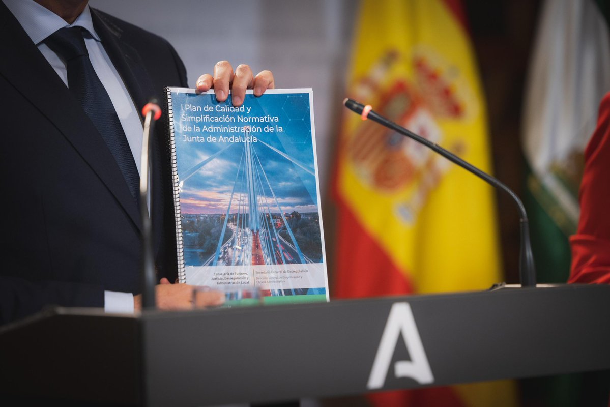 GaviraVox's tweet photo. Del pacto de Gobierno a los hechos. 

Damos el primer paso de una agenda de desregulación para eliminar trabas y construir una Administración más ágil y sencilla.

Esto es solo el principio. https://t.co/j553VjptA4