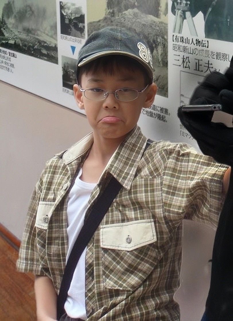ssnkittychann's tweet photo. คือนางเหมือนเดิมจริง ๆ อะ 55555 ขาดแค่แต่แว่นกับหมวกแล้วก้กระเป๋านะเนี่ยยยย 👓🧢🎒🤓 https://t.co/PwARieqknK