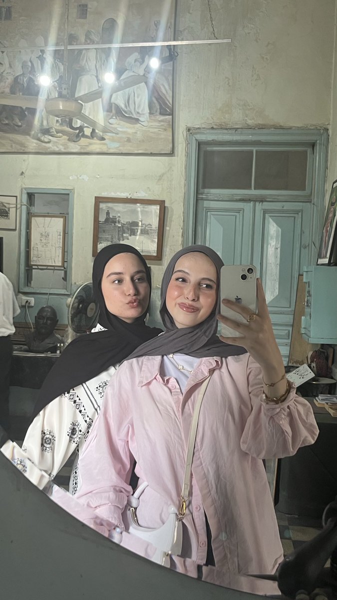 arwamh07's tweet photo. بحبها وبحبني معها ❤️‍🩹 https://t.co/SuffGgNt53