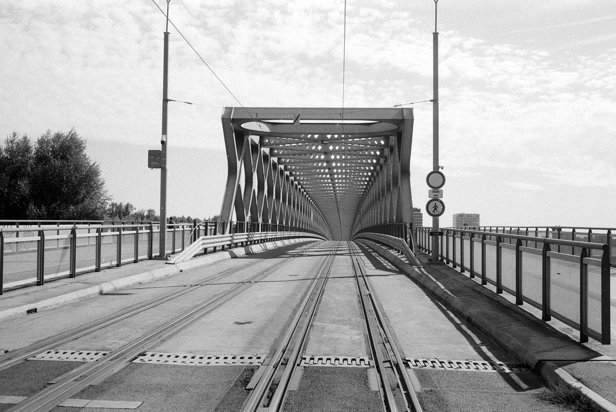 kreienbuehl's tweet photo. #shotonfilm #homedeveloped #filmphotography #analogphotography #filmisnotdead #buyfilmnotmegapixels #135film #35mm #monochrome #blackandwhite https://t.co/4N3HA7UPTX