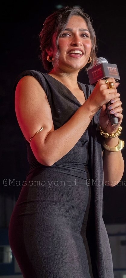 MassMayanti's tweet photo. Dear Rukku,

Eat more Junk food, Grow fatter, heavier, Gassy and Messy.

We love you Thick!

😘😘 https://t.co/00UWIwkAYf