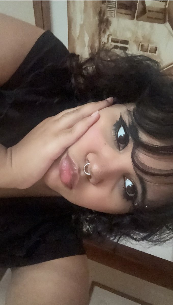 puppi_grl's tweet photo. cum on my face<3 https://t.co/v1aBtzjCGm