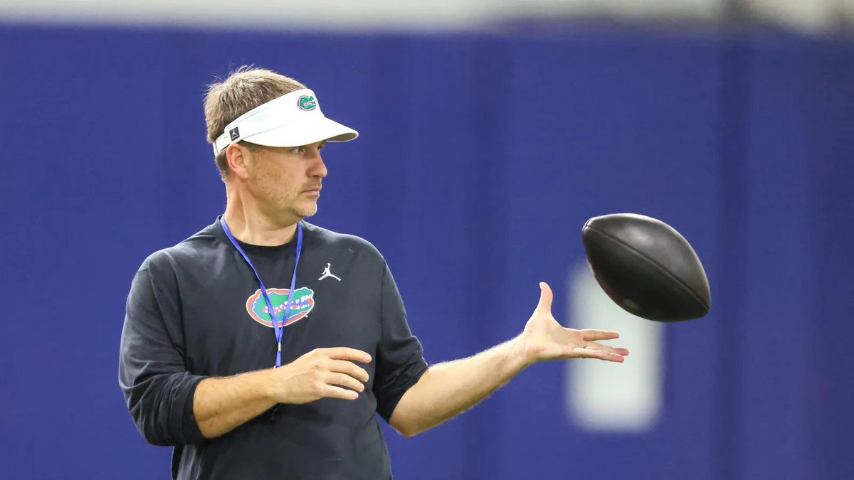 CoachSamz's tweet photo. Florida first-year OC Buster Faulkner explains philosophy behind one of country's hottest offenses: 5-6 run concepts and a bunch of different presentations

https://t.co/njBivz4qbd https://t.co/Ydsq14I9K7
