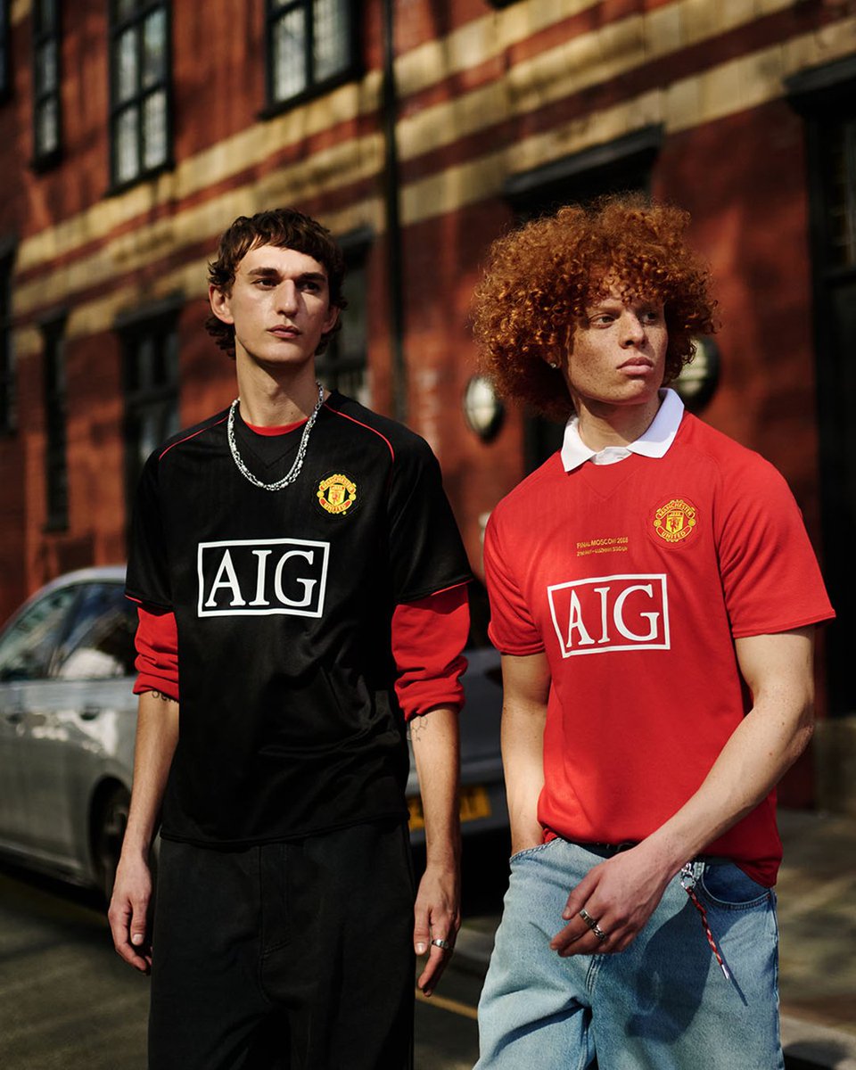 ManUtd's tweet photo. Introducing the retro collection vol.2 📍

Go back in time and shop official throwback football shirts 📼