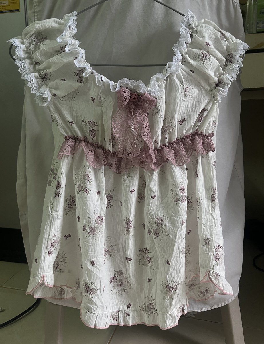 minpjts's tweet photo. ปล่อยเทถูกๆงับ sale! 2 ตัว 180 รส🎀
#เสื้อผ้ามือสอง #ส่งต่อเสื้อผ้า #ส่งต่อเสื้อผ้า #ส่งต่อเสื้อผ้าราคาถูก #โล๊ะตู้เสื้อผ้ามือสอง #ส่งต่อเสื้อผ้า https://t.co/7wdzhchaAj