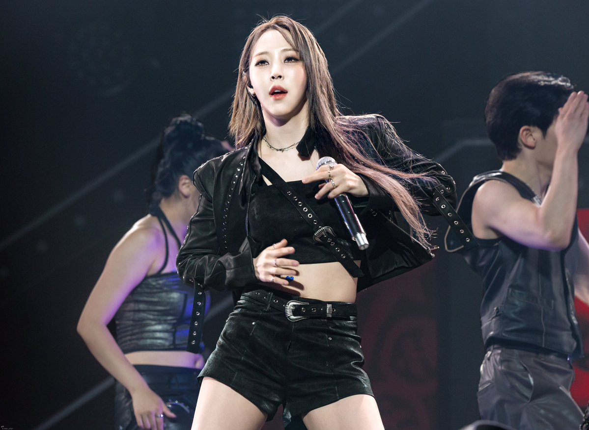 k_moo_star's tweet photo. [ Moonbyul 문별🐹 ]                                                      
260719 마마무 WORLD TOUR [4WARD]              
IN MACAU D2 (6)                            

#마마무 #MAMAMOO #문별 #MoonByul #ムンビョル https://t.co/cTRVbryXua