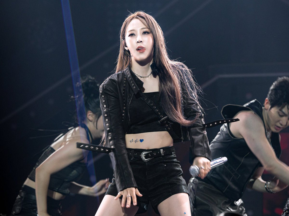 k_moo_star's tweet photo. [ Moonbyul 문별🐹 ]                                                      
260719 마마무 WORLD TOUR [4WARD]              
IN MACAU D2 (6)                            

#마마무 #MAMAMOO #문별 #MoonByul #ムンビョル https://t.co/cTRVbryXua