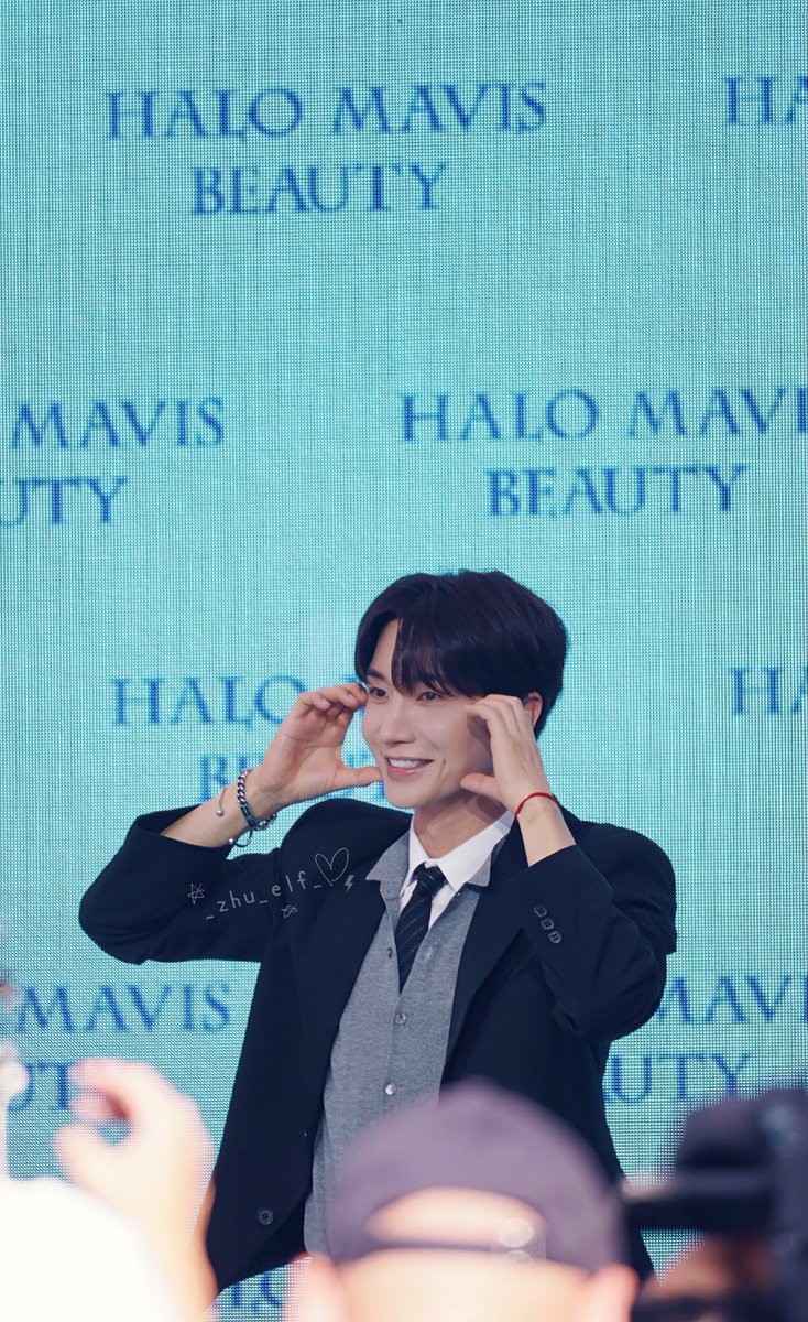 _zhu_elf_'s tweet photo. 愛心特特三連拍( ˊᵕˋ🫶🏻）🪽
@special1004 

#leeteuk #이특 #利特
#슈퍼주니어 #SUPERJUNIOR https://t.co/xvZaSbEI9L