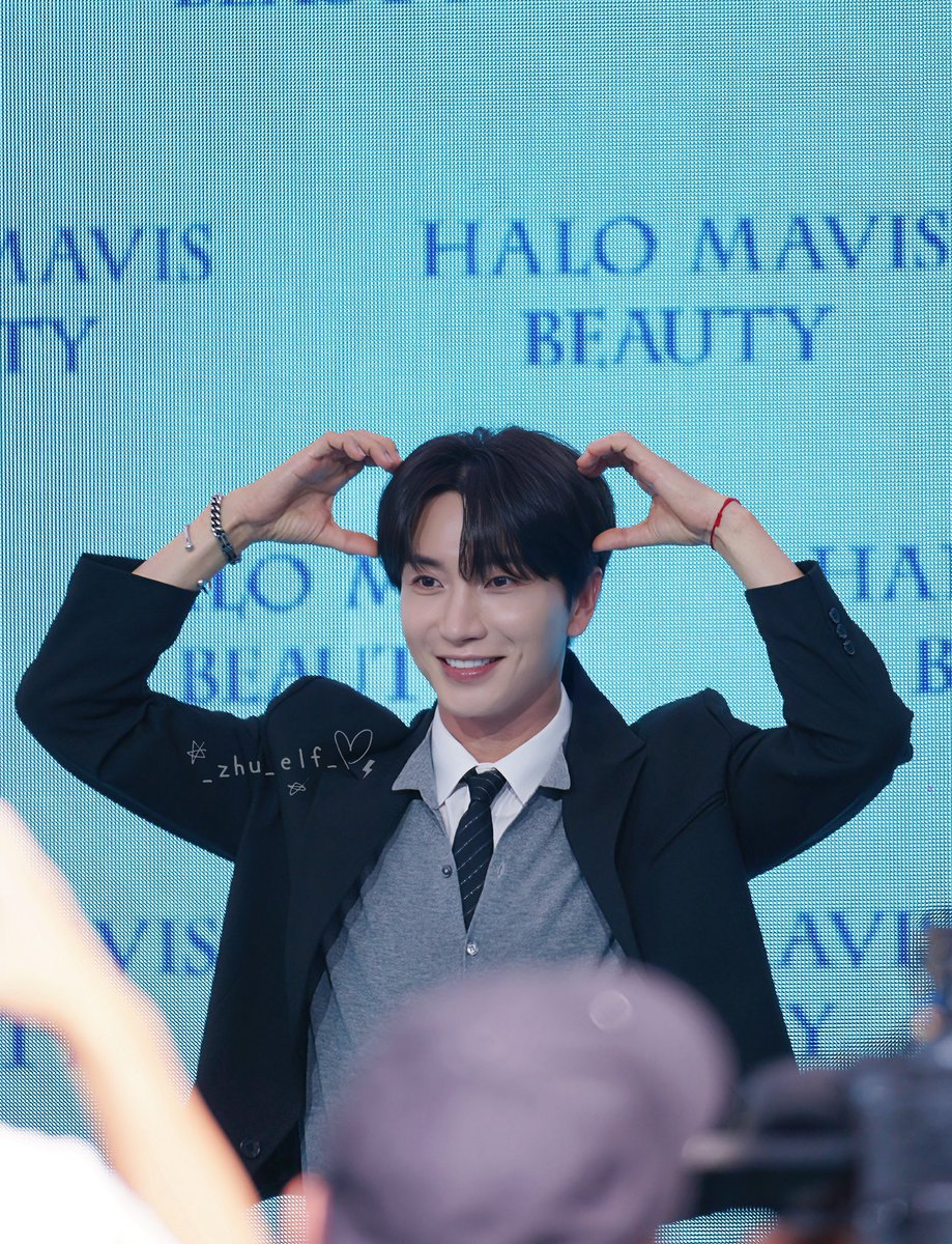 _zhu_elf_'s tweet photo. 愛心特特三連拍( ˊᵕˋ🫶🏻）🪽
@special1004 

#leeteuk #이특 #利特
#슈퍼주니어 #SUPERJUNIOR https://t.co/xvZaSbEI9L
