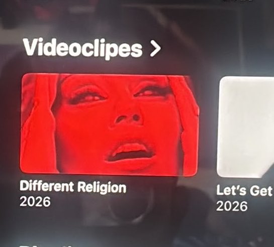 MileyUpdates's tweet photo. 🚨MILEY will be releasing DIFFERENT RELIGION music video on Apple Music and Spotify in 5 minutes! https://t.co/mDYcrAWOXa