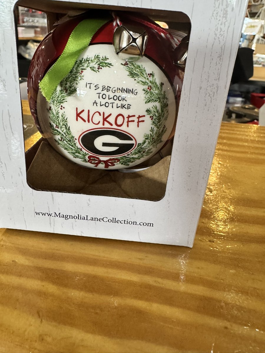 RedRedWineDawg's tweet photo. YALL!!!!! The Christmas is coming in and I’m
Over the top excited!!!! https://t.co/TPwuoFbxhv
