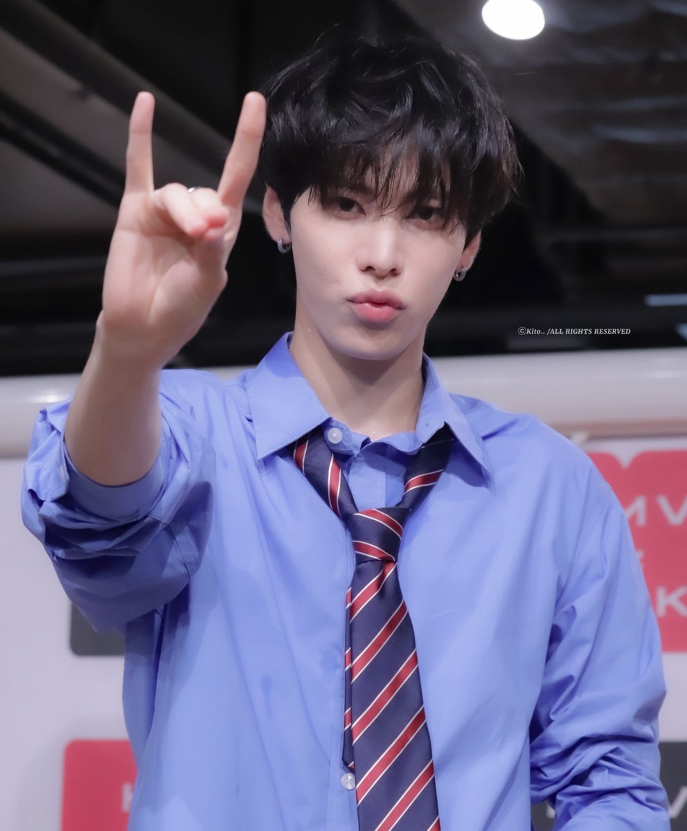 1toluv830's tweet photo. 260930  #KD 

3日目終了🦊⭐️

#OVUS #오버스 #케이디 https://t.co/LG4MQUuCIN