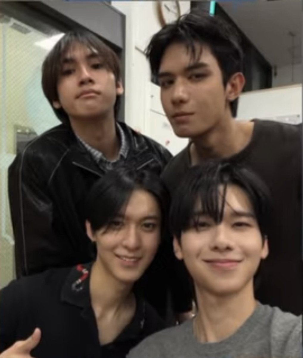 armymoaenge's tweet photo. #ryujinpatji #netsiraphop #ohmkrit

Ohm's Sept Dump but I saw RyujinPatji and Net https://t.co/NVE130xXHz