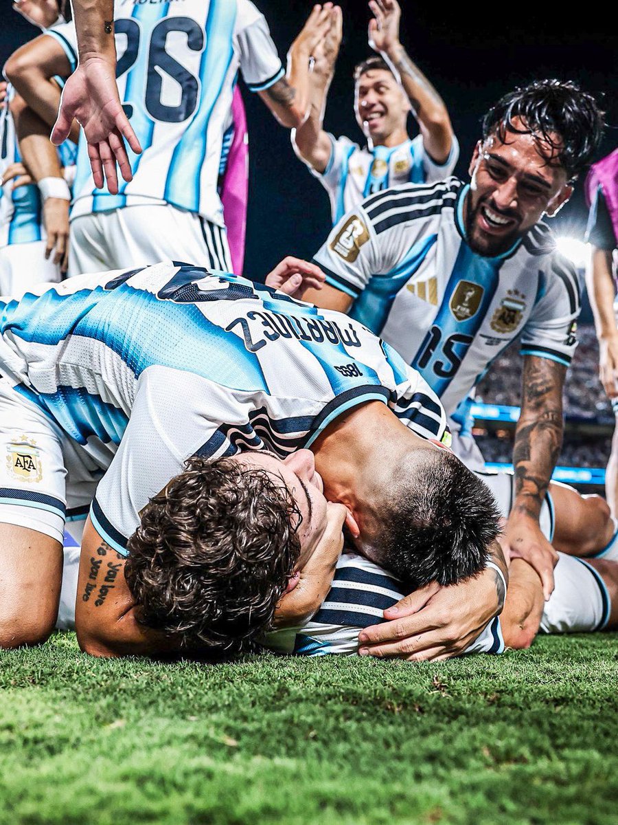 gastonedul's tweet photo. A partir de ahora vamos a ver mucho más seguido a Lautaro y Julián juntos desde el arranque. https://t.co/1Kswk6CdTm