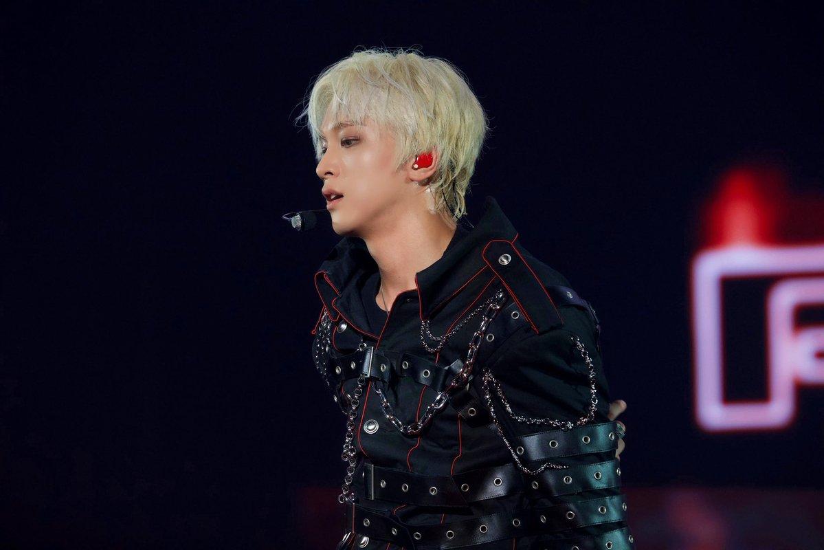 yuwuwn's tweet photo. 난 이제 얘 백금발 아니면 안되겠다 https://t.co/xDxfjPe2QU