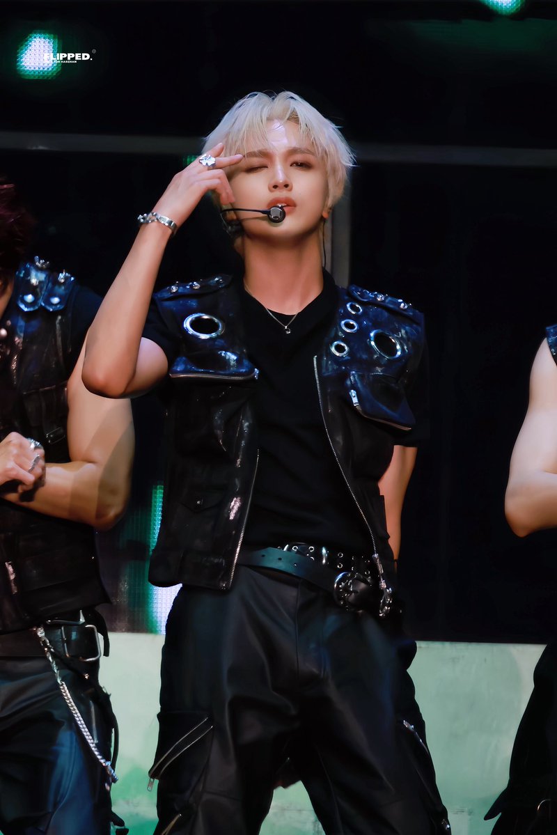 yuwuwn's tweet photo. 난 이제 얘 백금발 아니면 안되겠다 https://t.co/xDxfjPe2QU