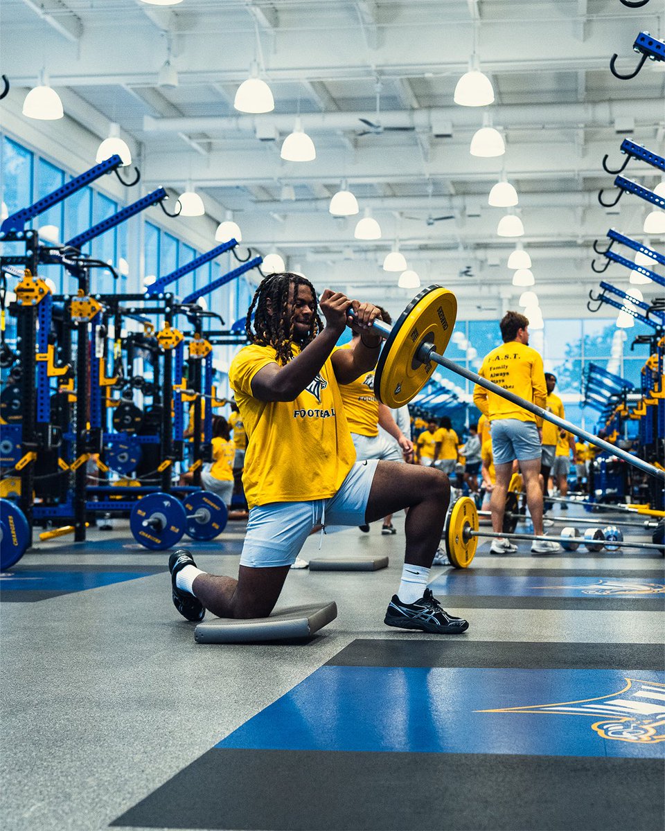 UNewHavenFB's tweet photo. Back in the lab🧪

#FindAWay | #FAST https://t.co/nzVfnEyShD