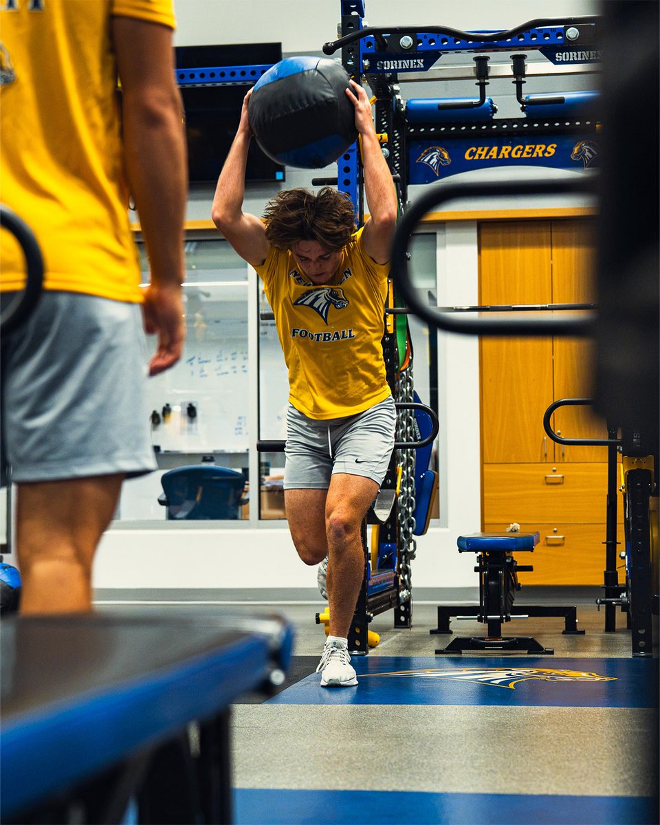 UNewHavenFB's tweet photo. Back in the lab🧪

#FindAWay | #FAST https://t.co/nzVfnEyShD