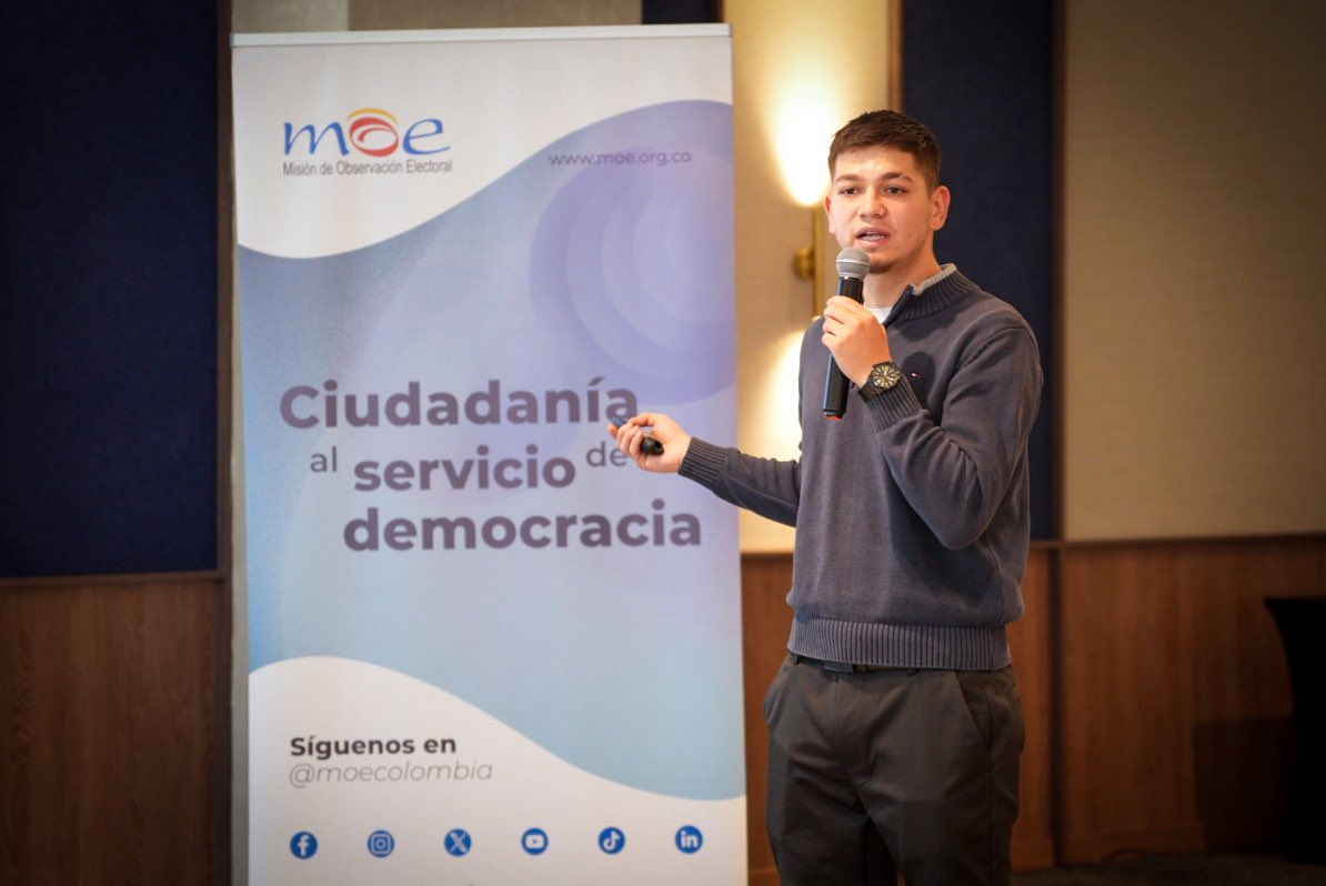 moecolombia's tweet photo. 🗳️📱¿Cómo regular y supervisar la propaganda electoral en redes sociales? 

💬Hoy conversamos con el @CNE_Colombia sobre las perspectivas, retos y recomendaciones acerca de este tema en un escenario electoral complejo, cambiante y renovado por la irrupción de la inteligencia artificial.

👉Este debate es fundamental para afrontar las nuevas realidades políticas del país de cara a las elecciones locales de 2027.