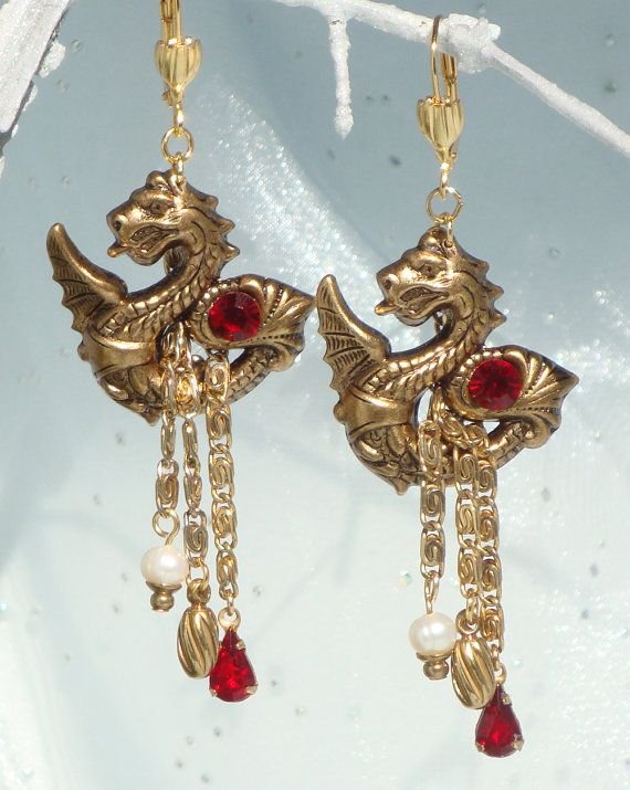 rhaenyravault's tweet photo. Syrax motifs for Rhaenyra ✶ https://t.co/r2CbQDbgkH