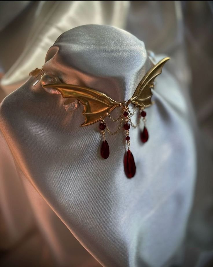 rhaenyravault's tweet photo. Syrax motifs for Rhaenyra ✶ https://t.co/r2CbQDbgkH