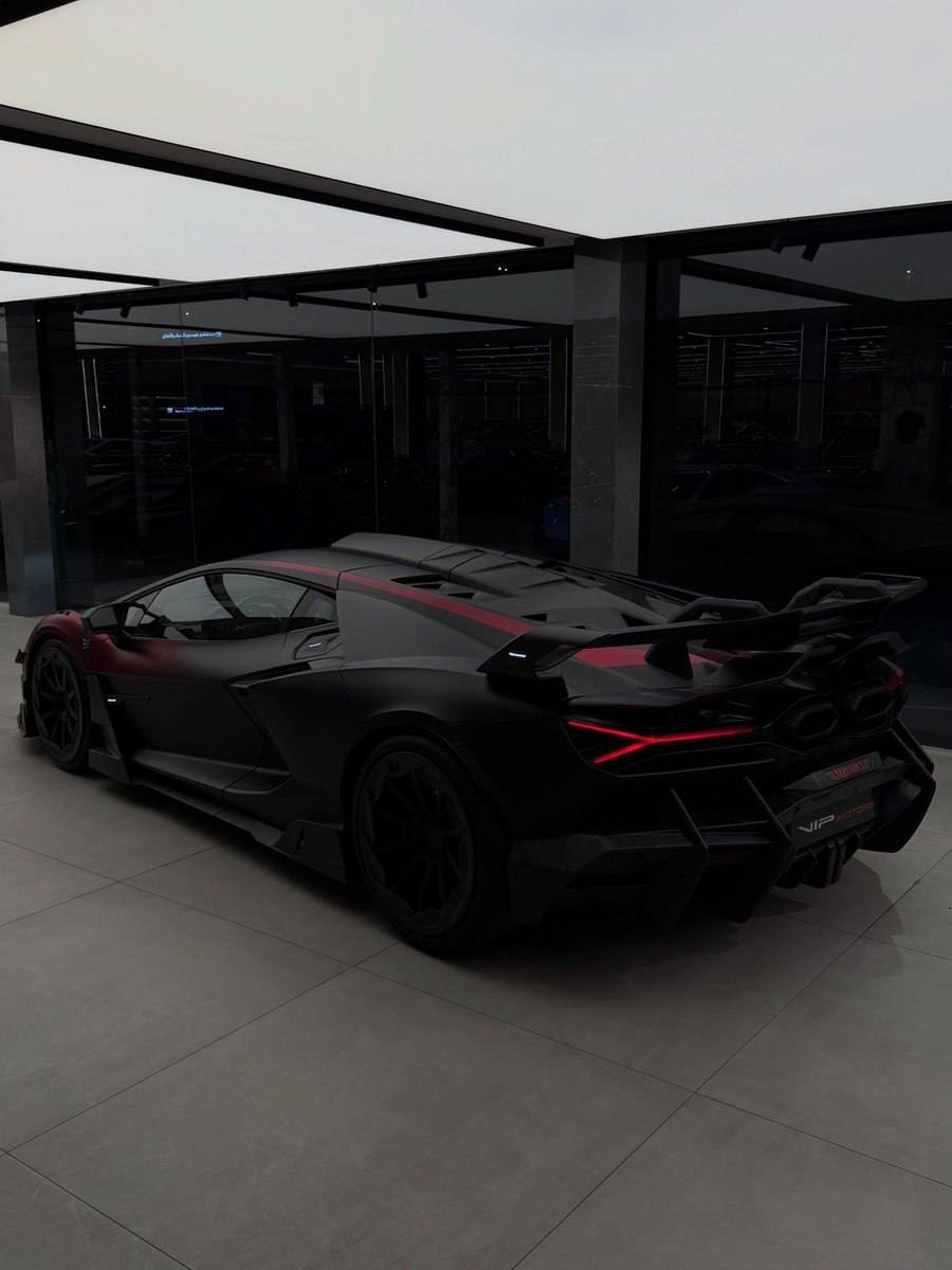 TheAutoHub's tweet photo. Lamborghini Revuelto https://t.co/avKlucguQj