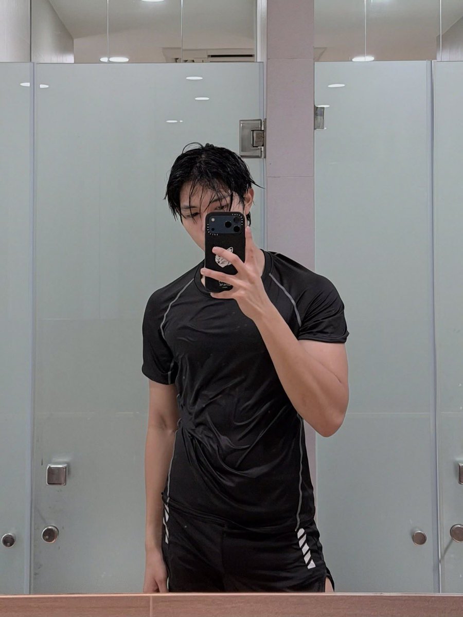 rhodeletter's tweet photo. not just fans who are excited, #chokunaston too. aston said he’ll be a good kid and will study the script every night. chokun also went to practice swimming. my boys do a lot of prep work. they’re putting in so much effort. pls make it good 🥹🥹( #17thspringseries 🍃 🐣 ) https://t.co/CKC9nRTcnZ