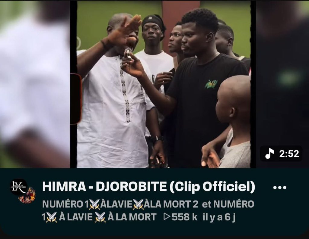 LeNerveux01's tweet photo. Himra a envoyé des robots sur un compte fans pour donner demi millions a un faux clip 😂😂😂😂😂😂😂😂 https://t.co/feSXxEURWO