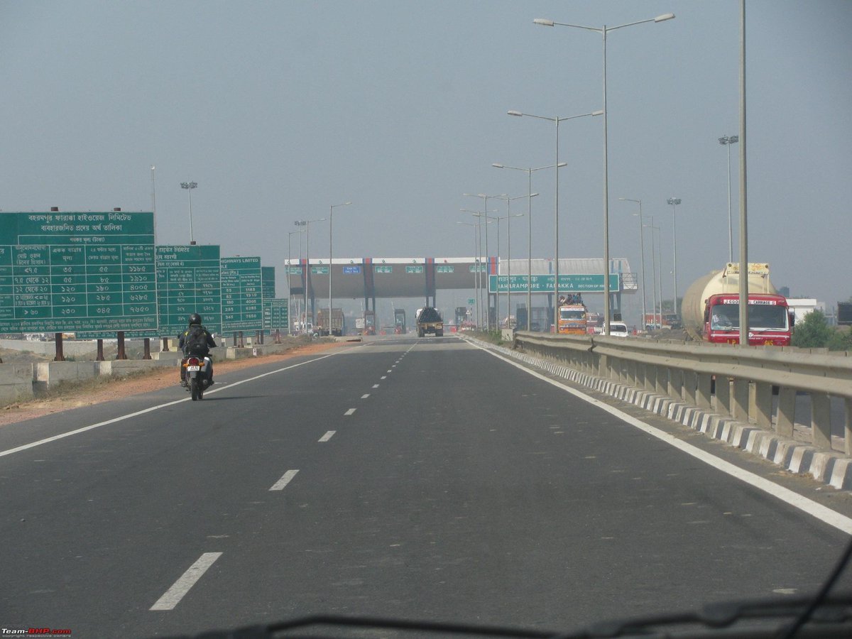 InfraAddaofWB's tweet photo. 🚨 𝗡𝗢𝗥𝗧𝗛 𝗕𝗘𝗡𝗚𝗔𝗟 𝗧𝗢 𝗚𝗘𝗧 𝟵𝟱 𝗞𝗠 𝗢𝗙 𝗡𝗘𝗪 𝗛𝗜𝗚𝗛𝗪𝗔𝗬 𝗖𝗢𝗡𝗡𝗘𝗖𝗧𝗜𝗩𝗜𝗧𝗬! 🛣️🔥

𝗡𝗛𝗔𝗜 has invited bids to prepare DPRs for three new highway projects: a 65-km 2/4-lane spur connecting Barsoi, Raiganj and Malda with the Moregram–Kishanganj High-Speed Corridor; a 25-km 4-lane greenfield Kishanganj Bypass; and a 5-km Purnea More Bypass connecting NH-12 (Dalkhola Bypass) with NH-27 towards Siliguri.

Together, the three projects cover 95 km of proposed highway connectivity across West Bengal and Bihar 
#NorthBengal #WestBengal #NHAI #Highways #Roads #Raiganj #Dalkhola #Malda #Kishanganj #Siliguri #Infrastructure #Connectivity