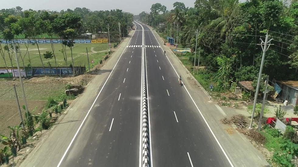 InfraAddaofWB's tweet photo. 🚨 𝗡𝗢𝗥𝗧𝗛 𝗕𝗘𝗡𝗚𝗔𝗟 𝗧𝗢 𝗚𝗘𝗧 𝟵𝟱 𝗞𝗠 𝗢𝗙 𝗡𝗘𝗪 𝗛𝗜𝗚𝗛𝗪𝗔𝗬 𝗖𝗢𝗡𝗡𝗘𝗖𝗧𝗜𝗩𝗜𝗧𝗬! 🛣️🔥

𝗡𝗛𝗔𝗜 has invited bids to prepare DPRs for three new highway projects: a 65-km 2/4-lane spur connecting Barsoi, Raiganj and Malda with the Moregram–Kishanganj High-Speed Corridor; a 25-km 4-lane greenfield Kishanganj Bypass; and a 5-km Purnea More Bypass connecting NH-12 (Dalkhola Bypass) with NH-27 towards Siliguri.

Together, the three projects cover 95 km of proposed highway connectivity across West Bengal and Bihar 
#NorthBengal #WestBengal #NHAI #Highways #Roads #Raiganj #Dalkhola #Malda #Kishanganj #Siliguri #Infrastructure #Connectivity