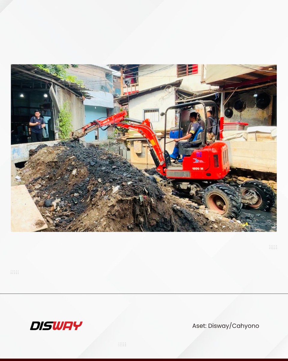 disway_update's tweet photo. Gubernur DKI Jakarta Pramono Anung mengatakan, penataan kawasan Anak Kali Krukut diperlukan agar upaya meningkatkan fungsi aliran air tidak berhenti pada pengerukan sedimentasi.

#AnakKaliKrukut #KawasanTerpadu #PemprovDKIJakarta #GubernurPramono #Disway https://t.co/kPnOpuLW1A