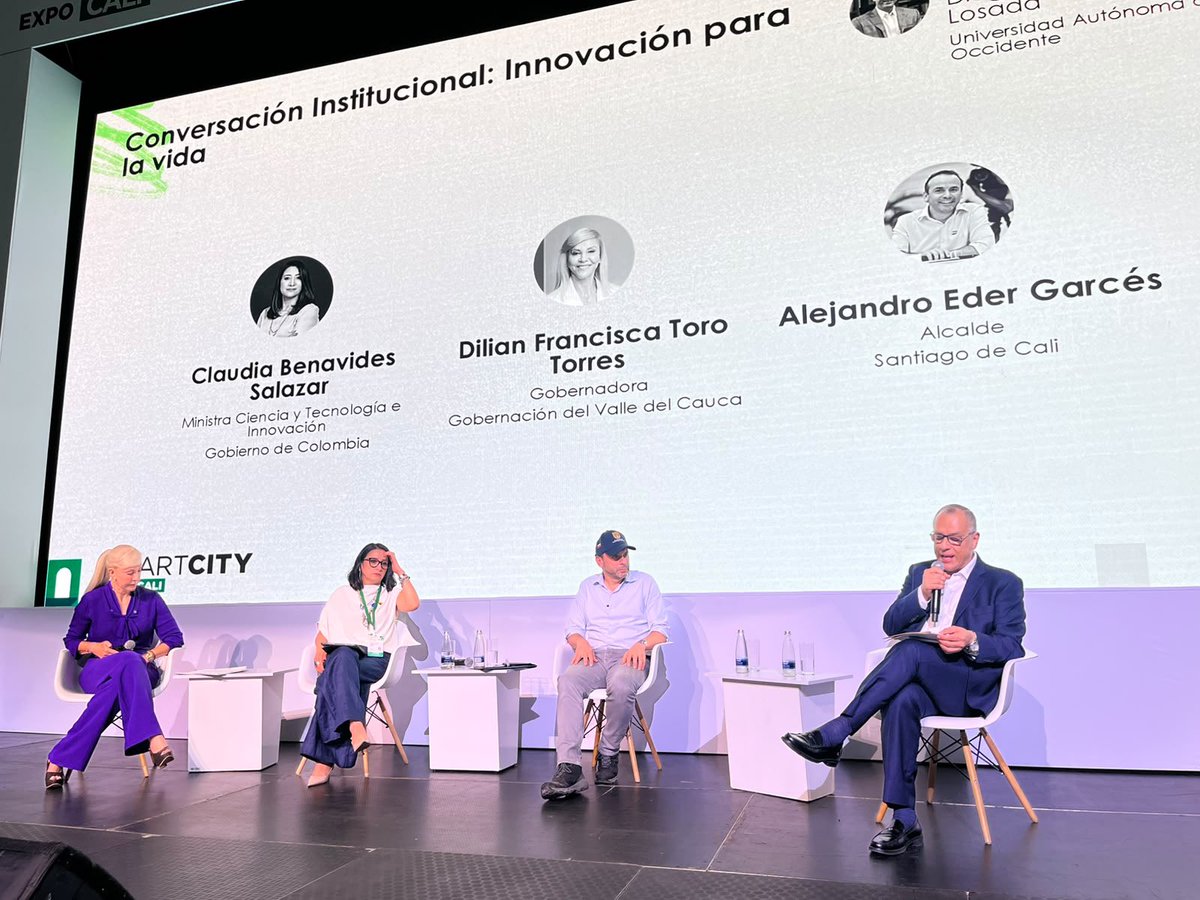 lauao's tweet photo. Iniciamos nuestra participación en Smart City Expo, con la presencia de nuestro rector @DiegoHdezLosada, como moderador en la ‘Conversación institucional: innovación para la vida’. 
Un espacio en el que participan la ministra de Ciencia, Tecnología e Innovación, Claudia Benavides; la gobernadora del Valle del Cauca, Dilian Francisca Toro y el alcalde de Cali, Alejandro Éder; para reflexionar sobre la necesidad que existe en la forma de gestionar el territorio y utilizar los datos y herramientas que ya se tienen, para transformar la vida de las personas.