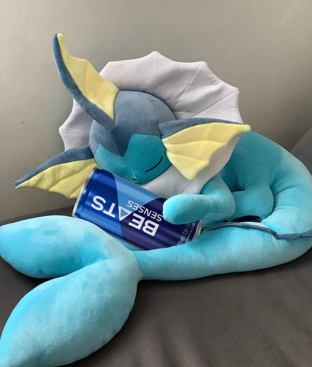 TheoVsPngs's tweet photo. Vaporeon abraçada na beats azul https://t.co/X7blB3JZie