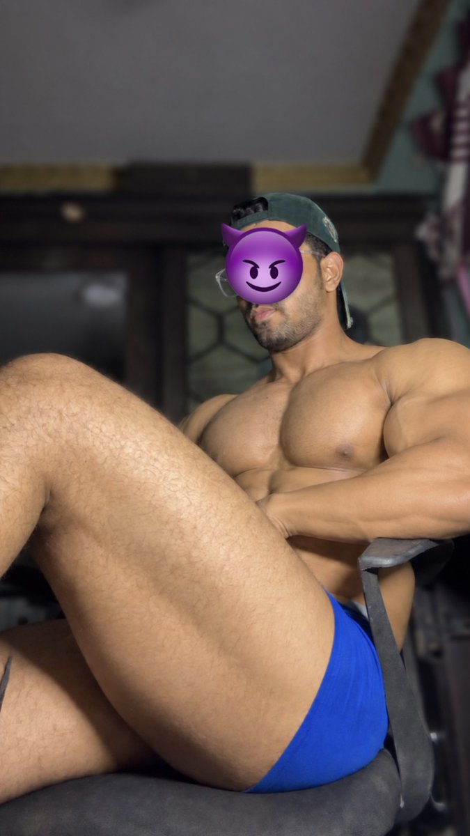 fitzsameer's tweet photo. Front or back? #fitness #hunks https://t.co/cLDFiXugE0