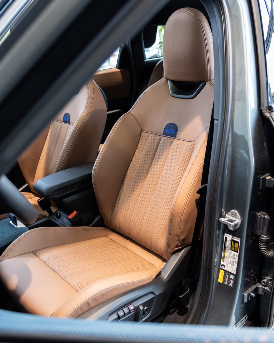 CenturyMini's tweet photo. Proof that the inside can have just as much personality as the outside. 👀 Meet your new favorite place to sit at Century MINI.

https://t.co/AhGUI8s2y3 https://t.co/Q3BdQ6kDS0