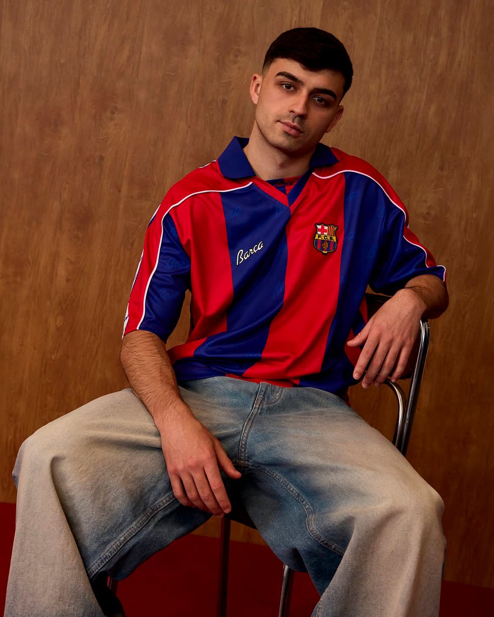 ESPNDeportes's tweet photo. Ojito a la colección retro que presentó el Barcelona. 🤩 https://t.co/CxukHxFiAM