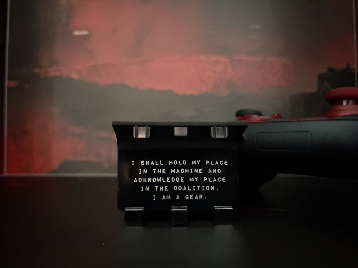 BERSERKER_THiiS's tweet photo. Oh. My. Word. Just got my Gears Of War: E-Day controller… 🔥⚙️😮‍💨 https://t.co/DCIe2Mphj1