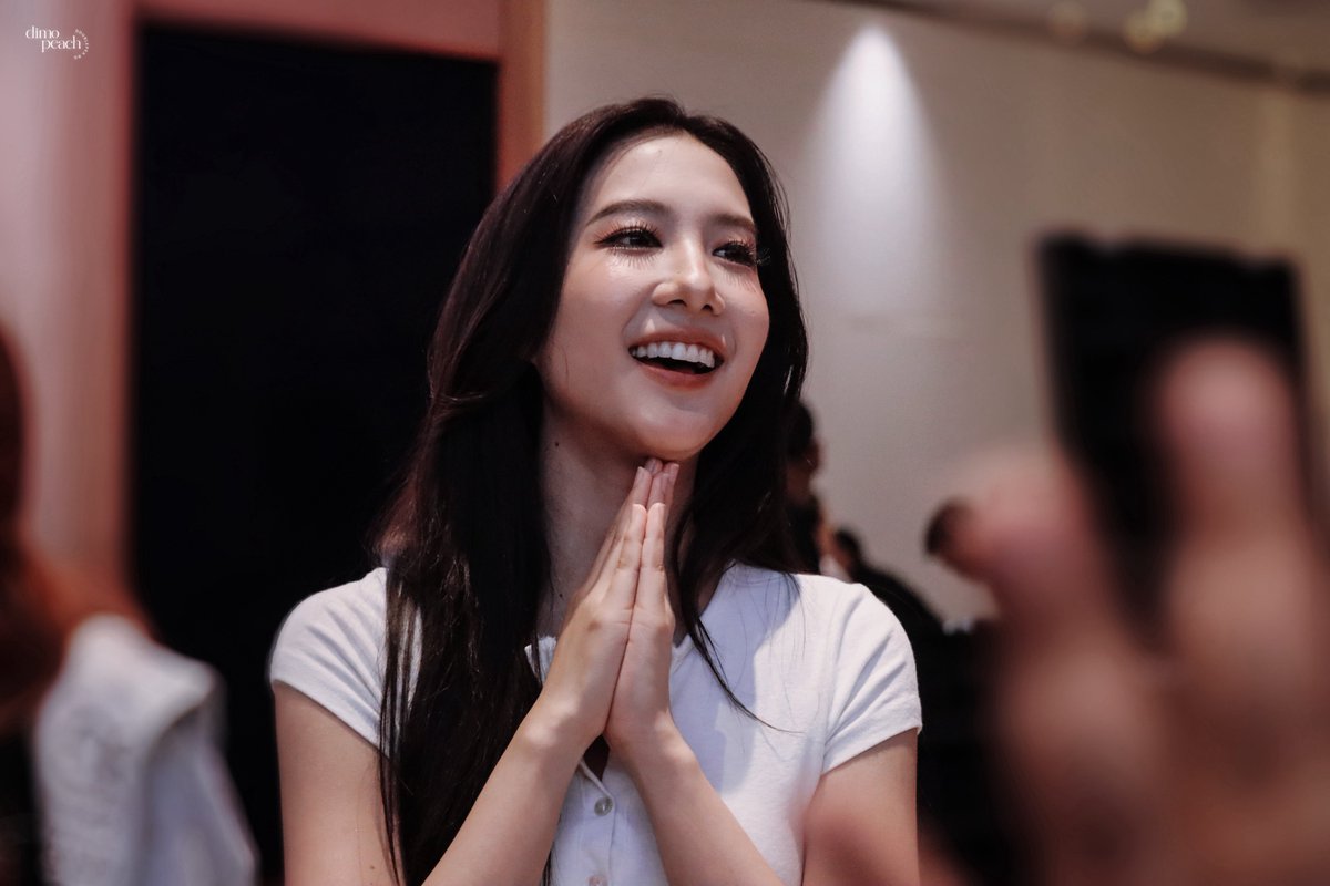 dimopeach's tweet photo. แงงงง สองจิ๋วจั้นคงคิดถึงแย่เลย ☀️🌻 https://t.co/Li7NjY0ueV