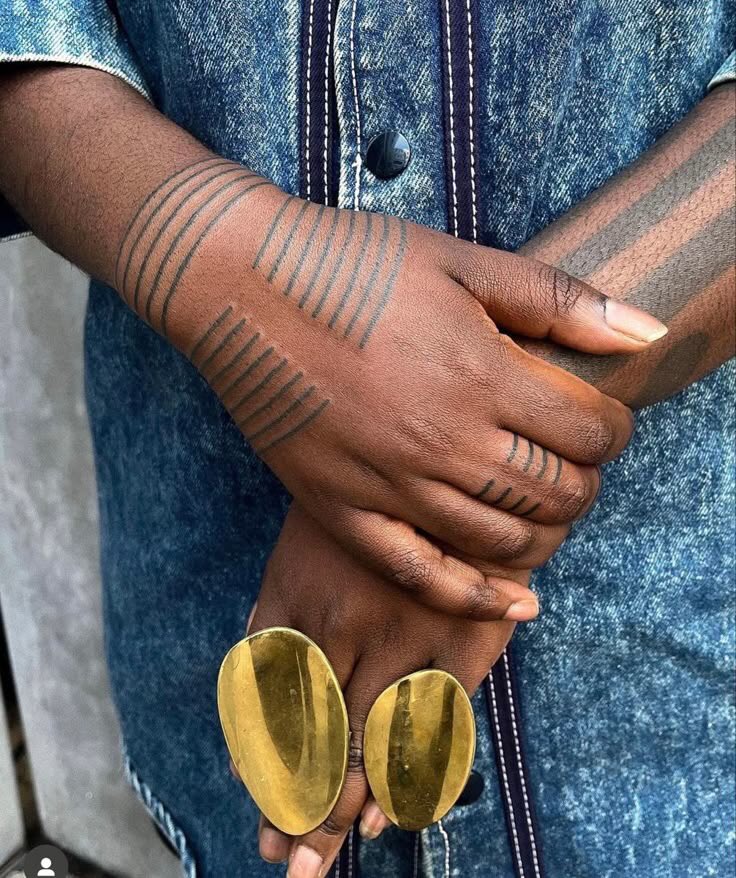 jpnmightbegod's tweet photo. Ancestral body arts https://t.co/1QKbpzZh4M