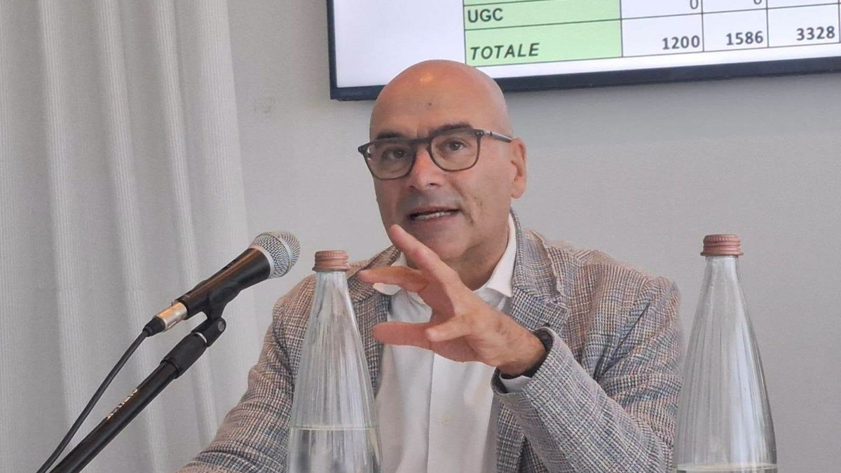 Cisl_ER's tweet photo. #Riccione Oggi assemblea dell'𝐈𝐧𝐚𝐬 𝐄𝐦𝐢𝐥𝐢𝐚-𝐑𝐨𝐦𝐚𝐠𝐧𝐚 con tutti i 𝟏𝟐𝟎 𝐨𝐩𝐞𝐫𝐚𝐭𝐨𝐫𝐢 del patronato Cisl. Un bel momento di ascolto, dialogo e confronto che è parte del corso di formazione regionale. Presenti @davide_guarini , presidente @InasCisl , il segretario generale CISL ER @filippopieri e 𝐃𝐚𝐯𝐢𝐝𝐞 𝐏𝐚𝐫𝐦𝐞𝐠𝐠𝐢𝐚𝐧𝐢, responsabile regionale.
👉 https://t.co/leTsSvuD9e